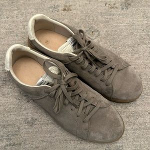 Clark’s sz. 12 suede shoes